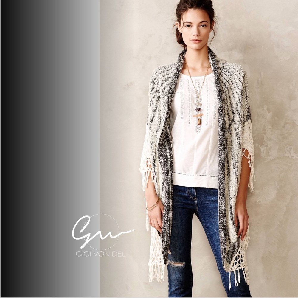 Anthropologie, Angel of the North, Angel Wings Boucle Wrap Poncho Cardigan. OS